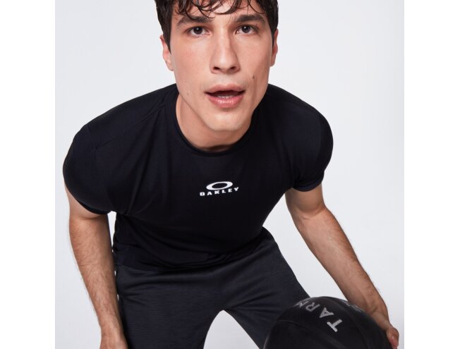 T-s&auml;rk OAKLEY Enhance O-Fit SS Tee 3.7