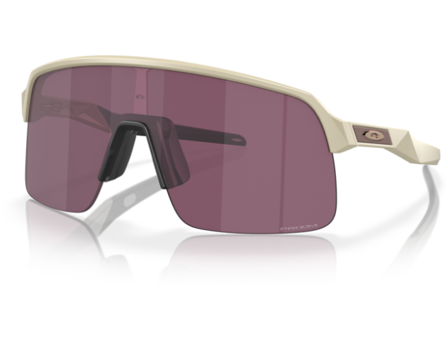 Päikeseprillid OAKLEY Sutro Lite Matte Sand Prizm Road Black