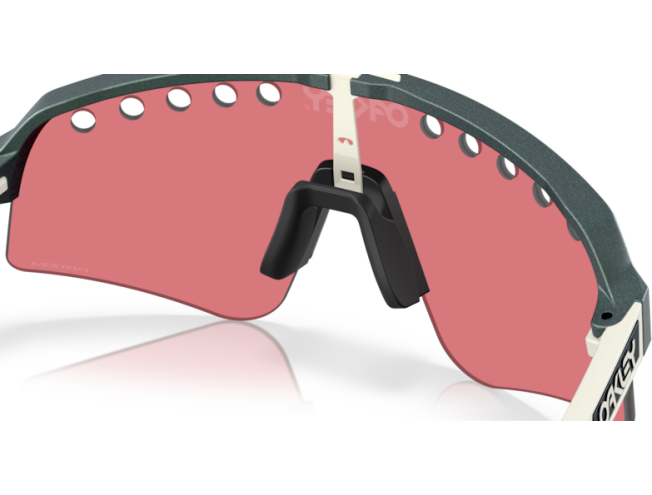 P&auml;ikeseprillid OAKLEY Sutro Lite Sweep Matte Silver/Blue Colorshift Prizm Trail Torch